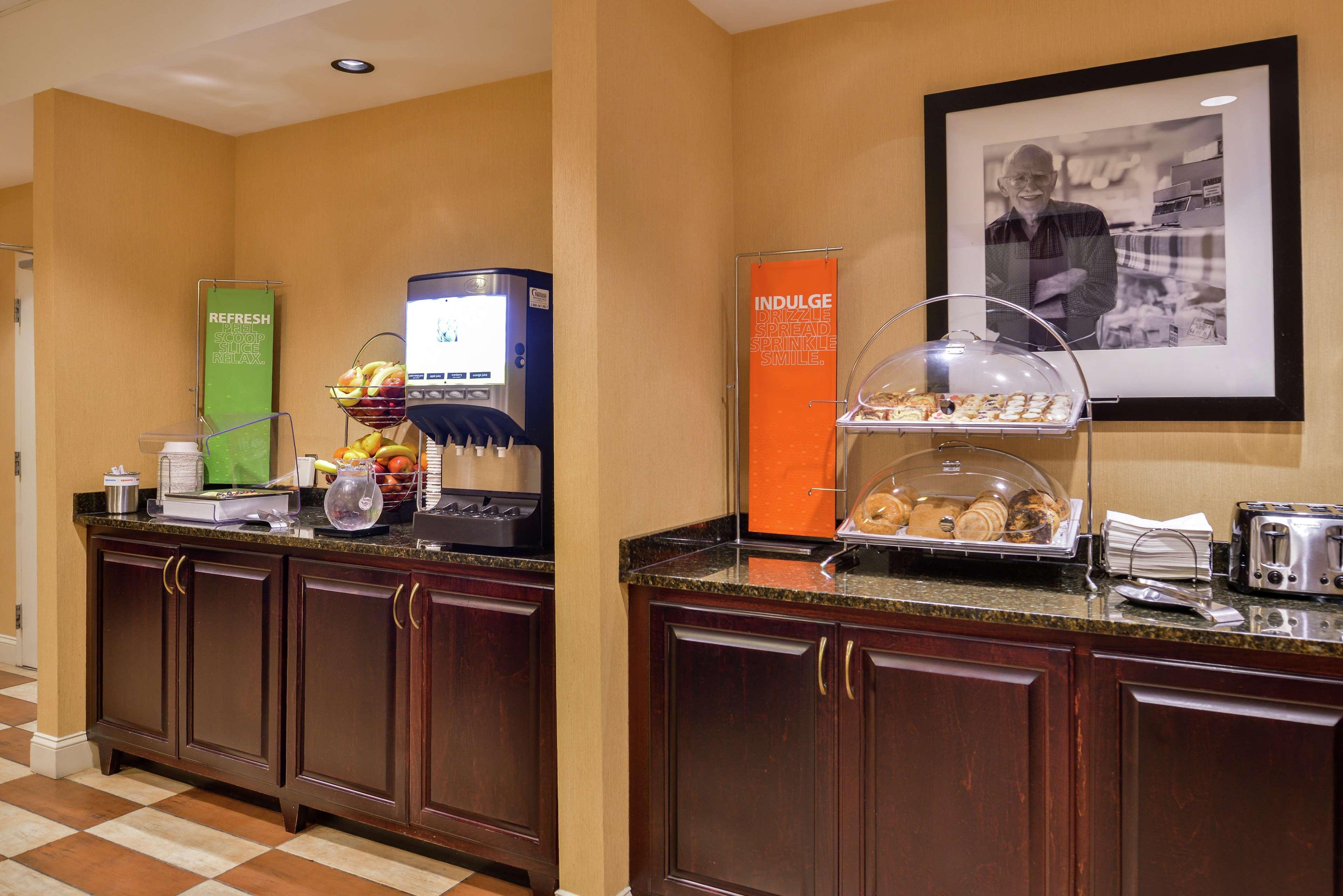 Hampton Inn Jackson-College Avenue Екстериор снимка