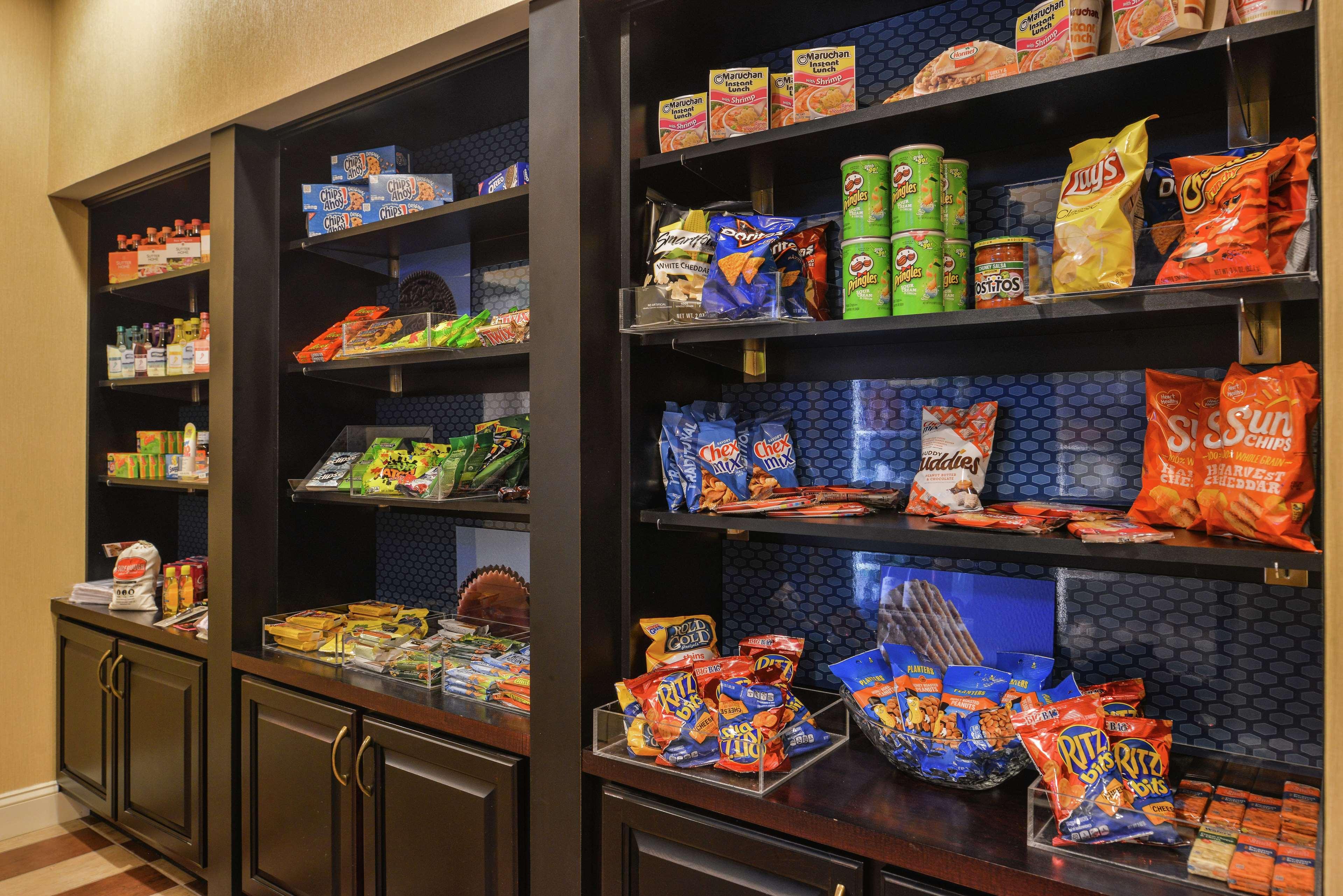 Hampton Inn Jackson-College Avenue Екстериор снимка