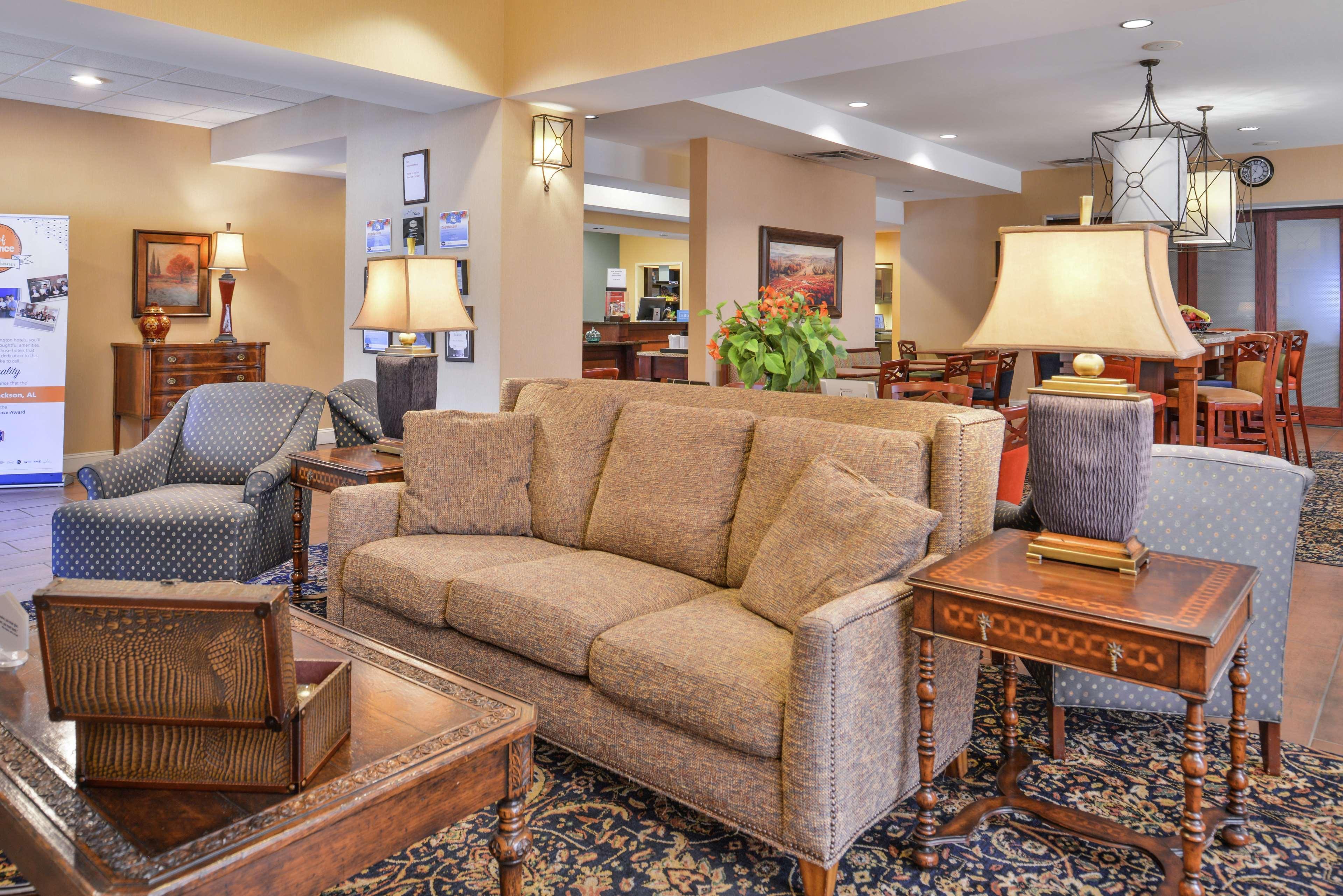 Hampton Inn Jackson-College Avenue Екстериор снимка
