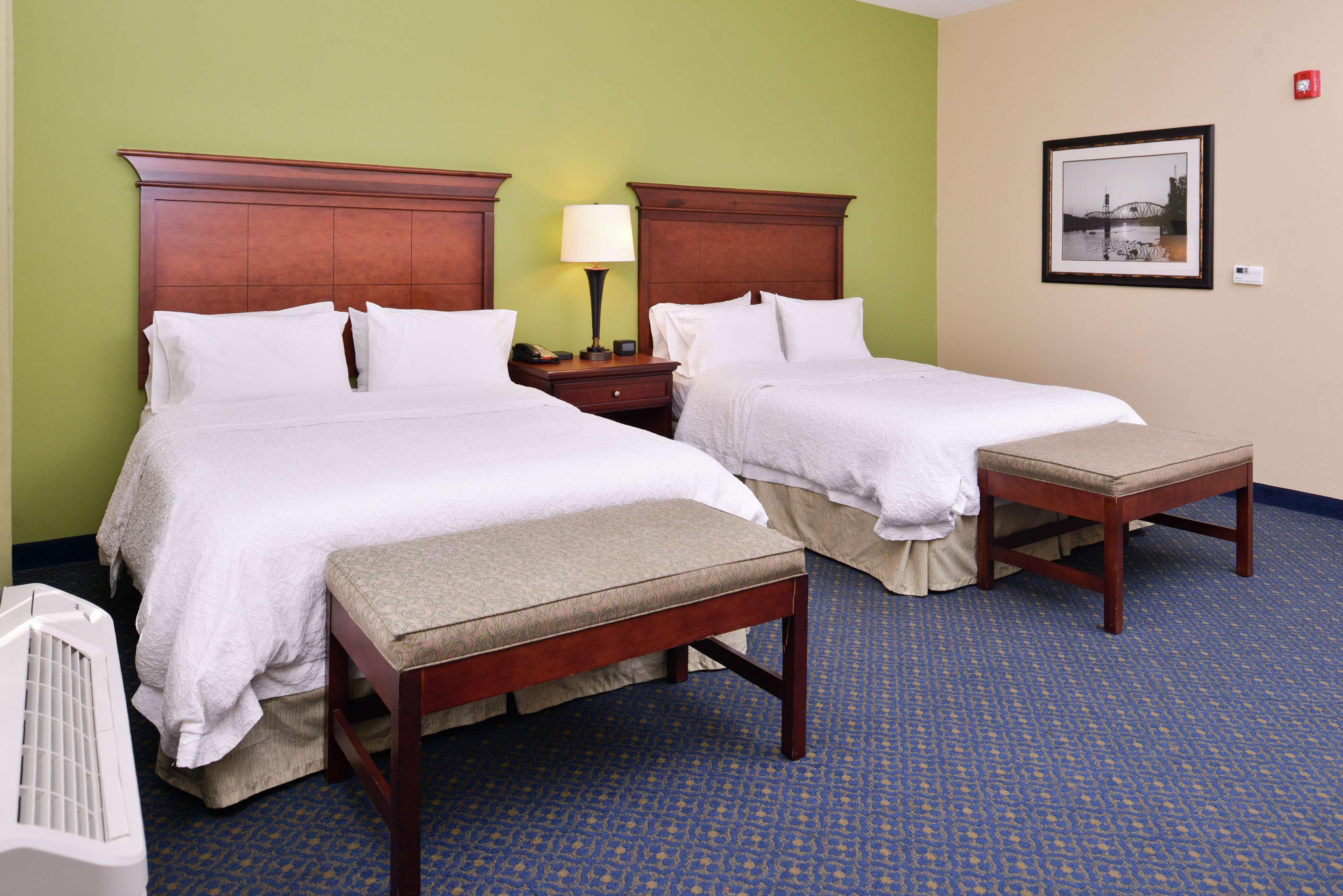 Hampton Inn Jackson-College Avenue Екстериор снимка