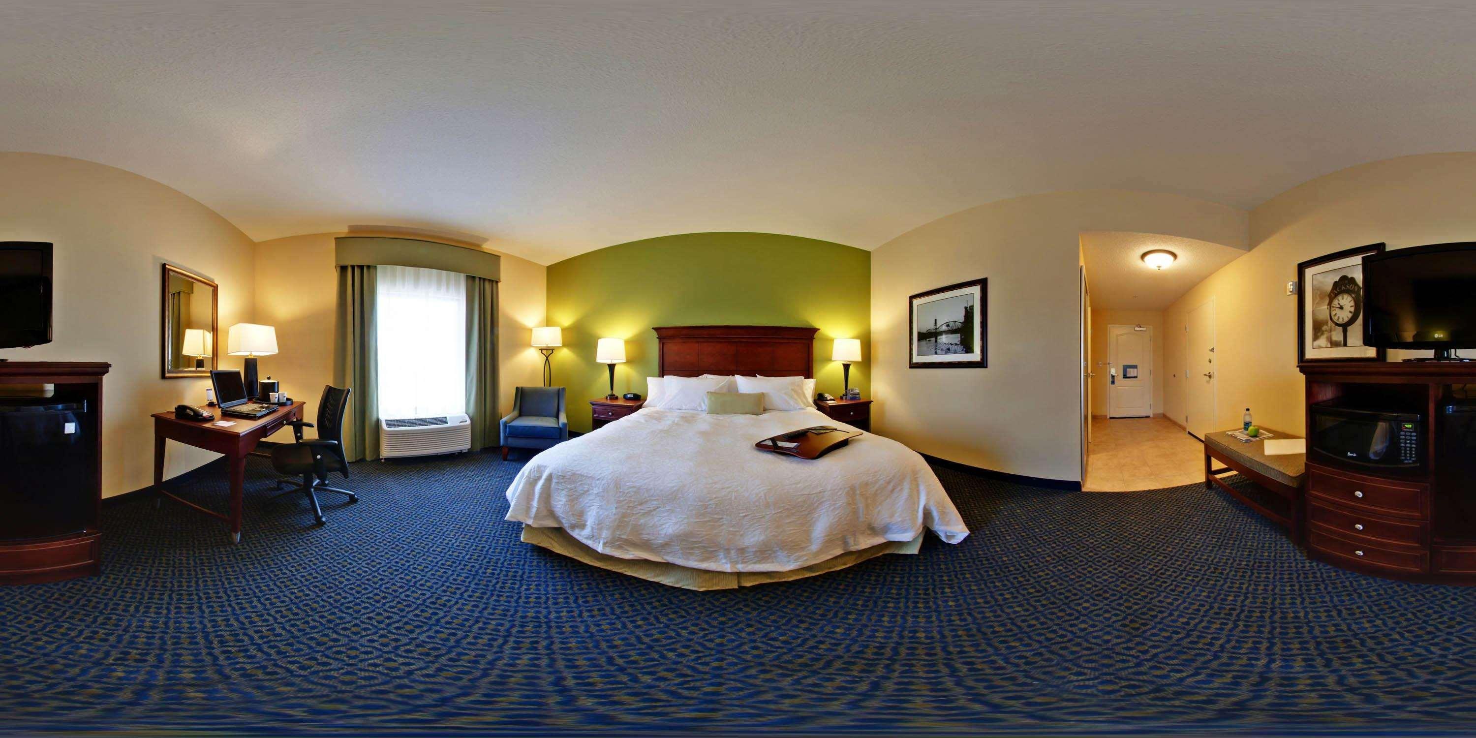 Hampton Inn Jackson-College Avenue Екстериор снимка