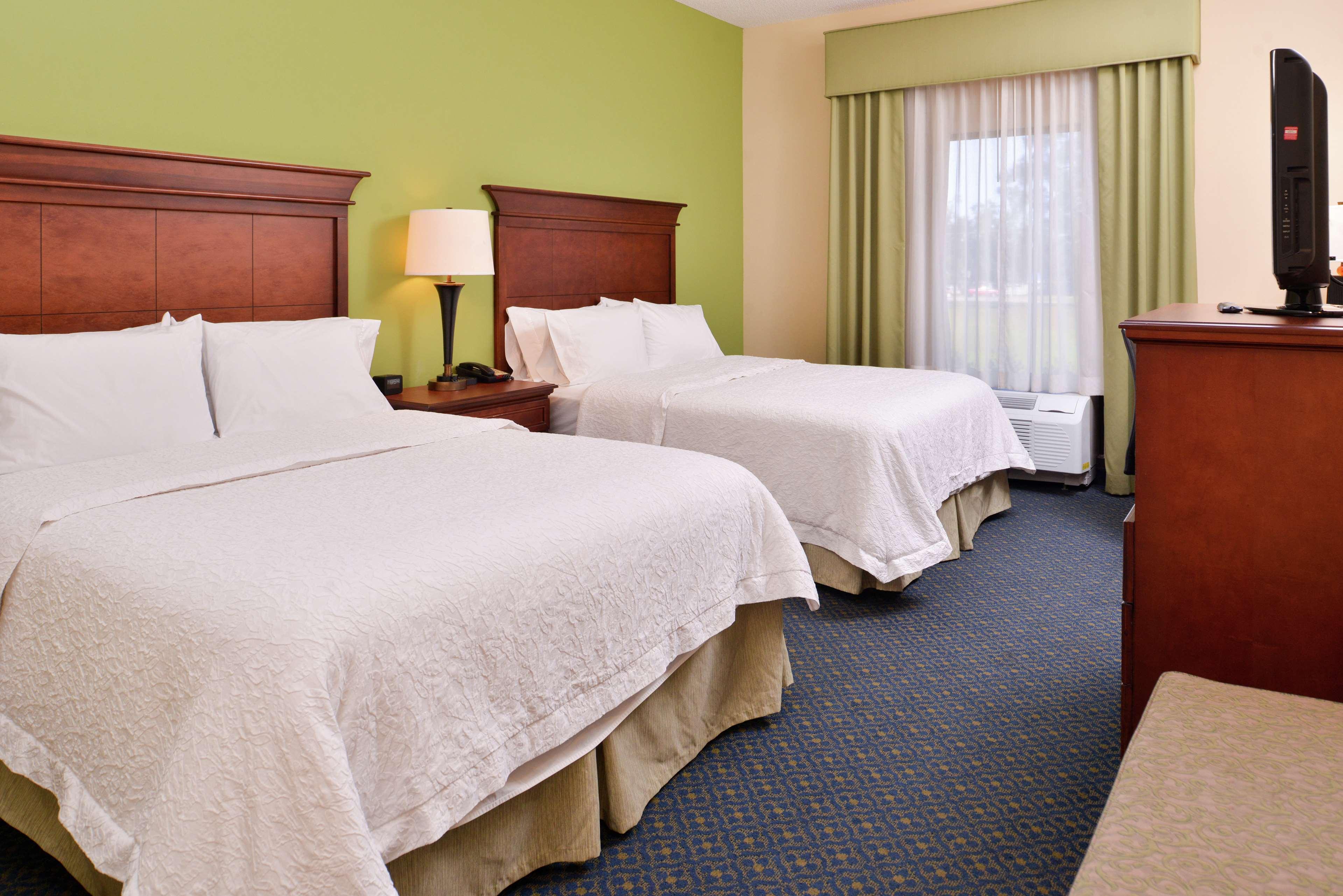 Hampton Inn Jackson-College Avenue Екстериор снимка