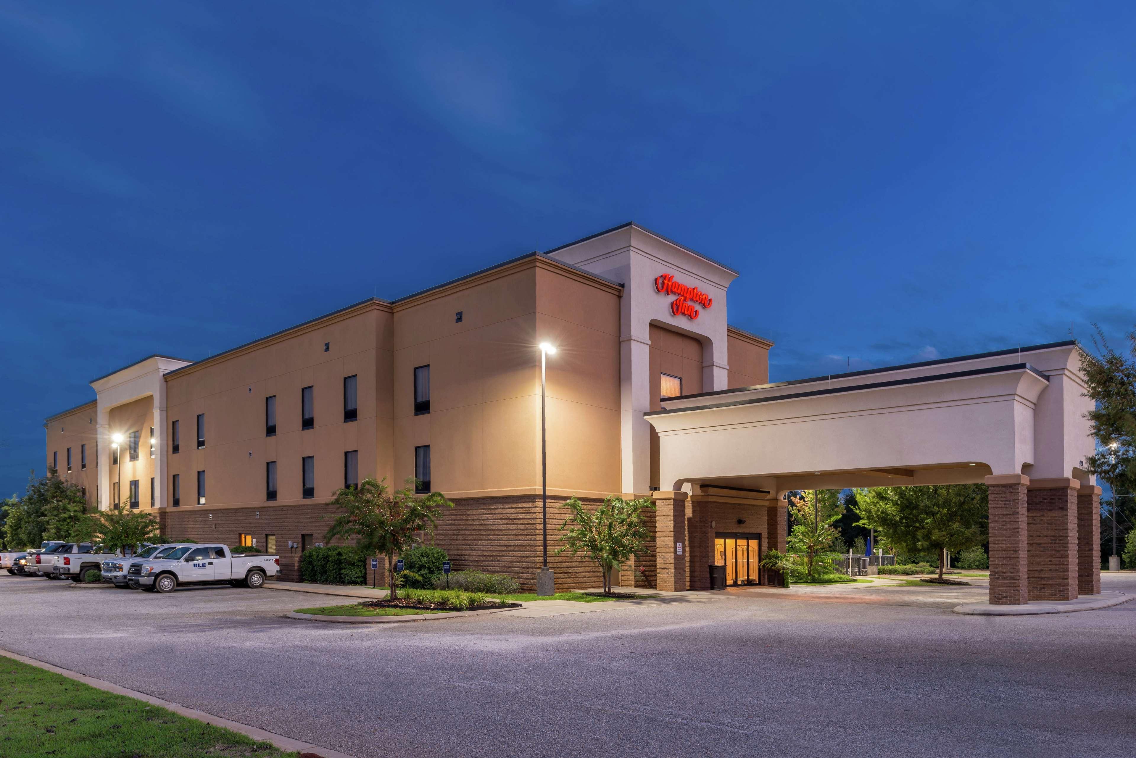 Hampton Inn Jackson-College Avenue Екстериор снимка