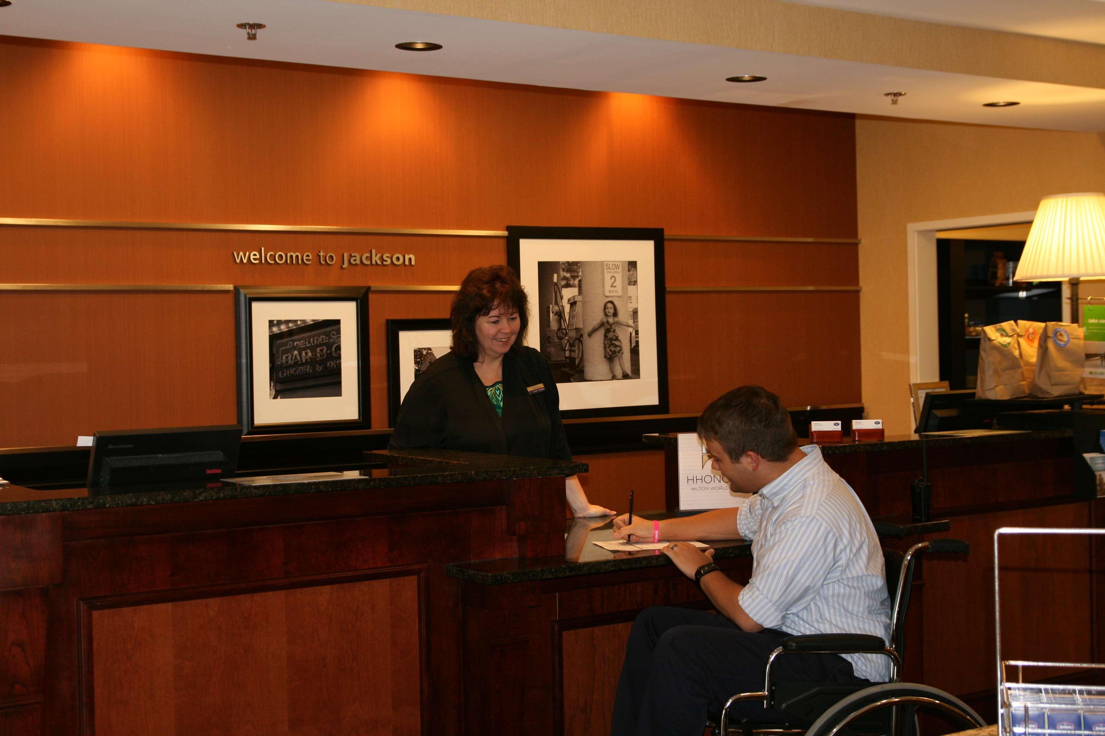 Hampton Inn Jackson-College Avenue Интериор снимка