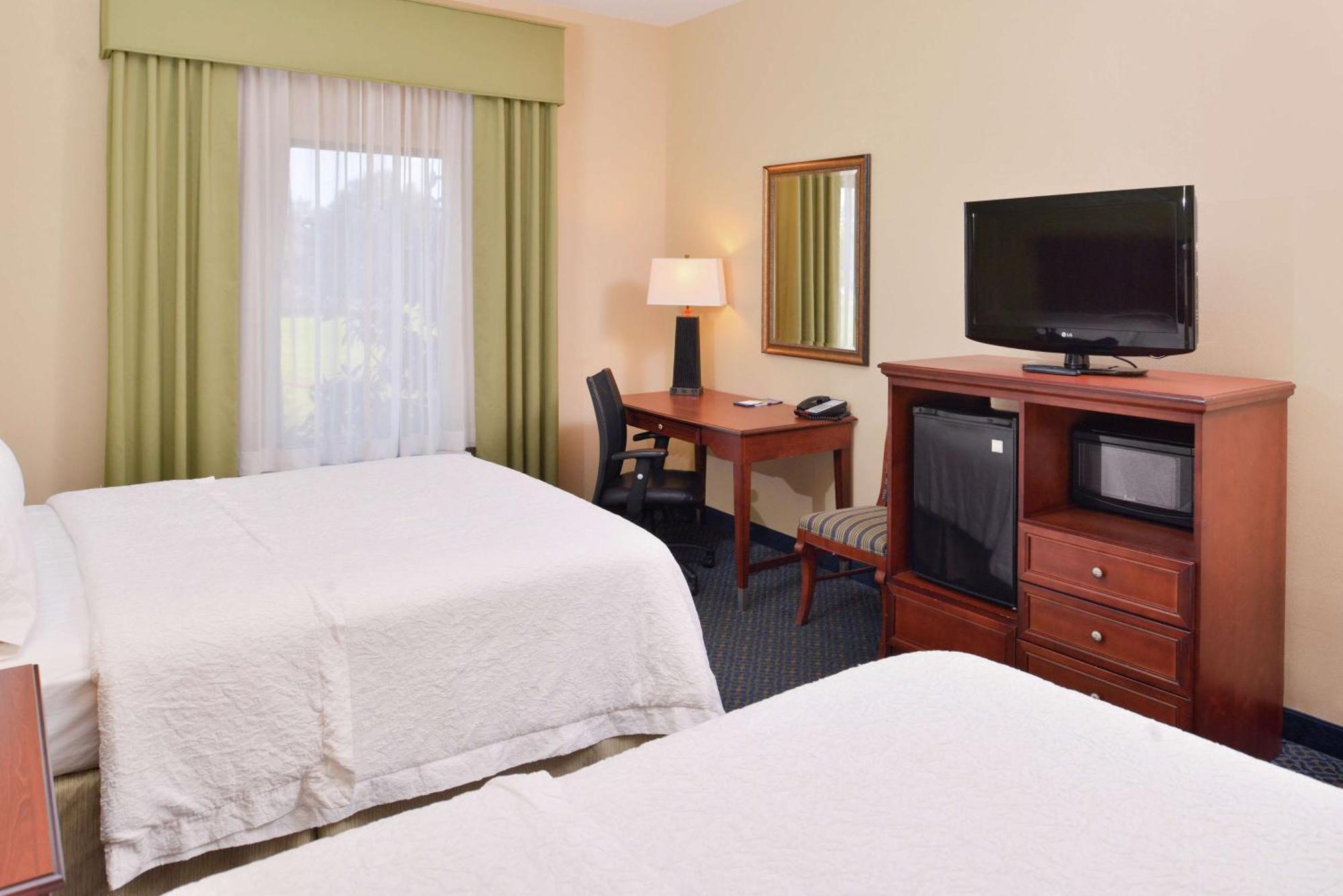 Hampton Inn Jackson-College Avenue Екстериор снимка